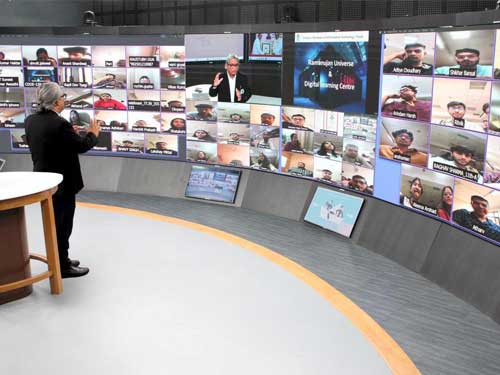 High - End Learning Studios